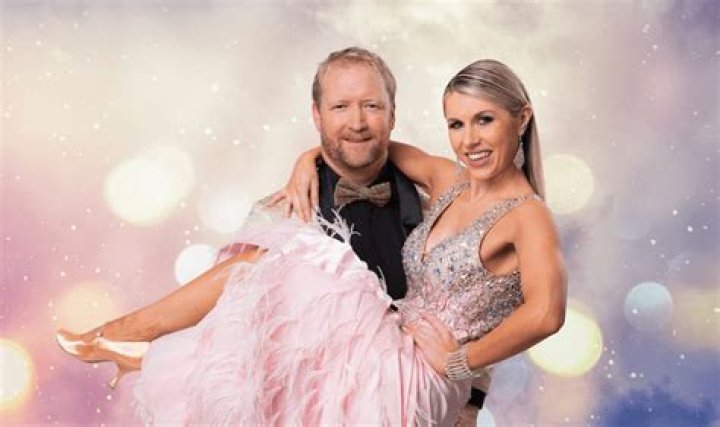 
Meet Olympic Rower Eric Murray Dance Partner Loryn Reynolds: Everything To Know About Her 