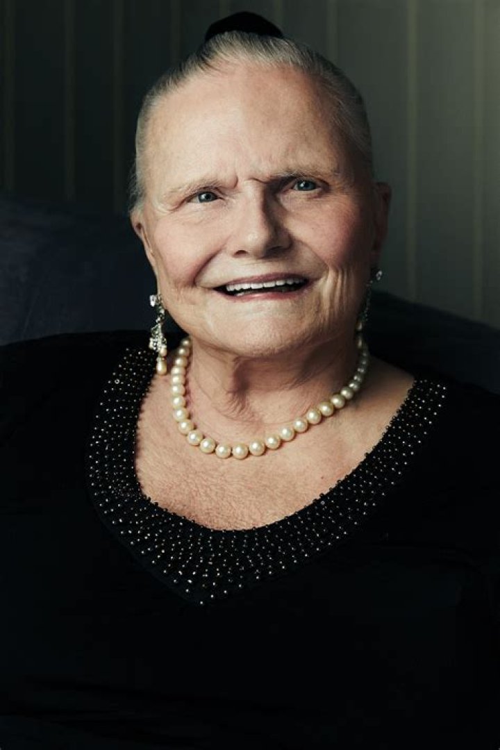 Megan Perine Height, Weight, Net Worth, Age, Birthday, Wikipedia, Who, Nationality, Biography