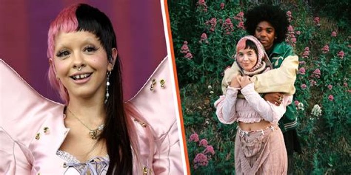 
Melanie Martinez Boyfriend 2023 Verde Relationship And Dating History 