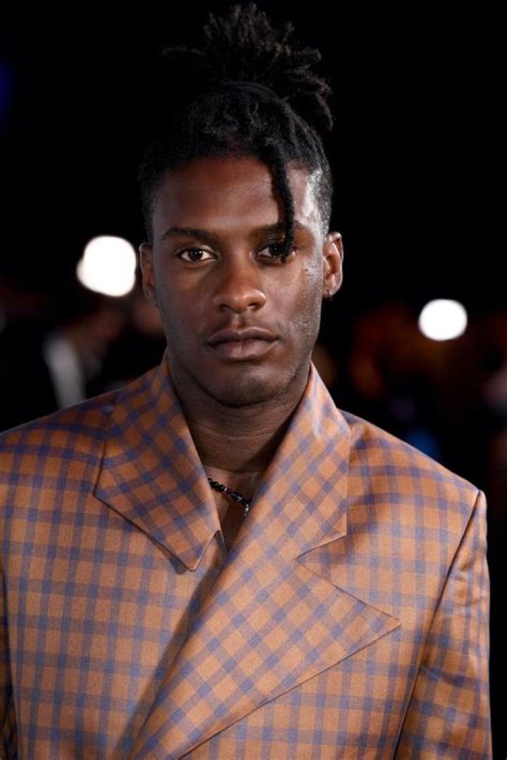 
Mike Adewunmi Height, Weight, Net Worth, Age, Birthday, Wikipedia, Who, Nationality, Biography 