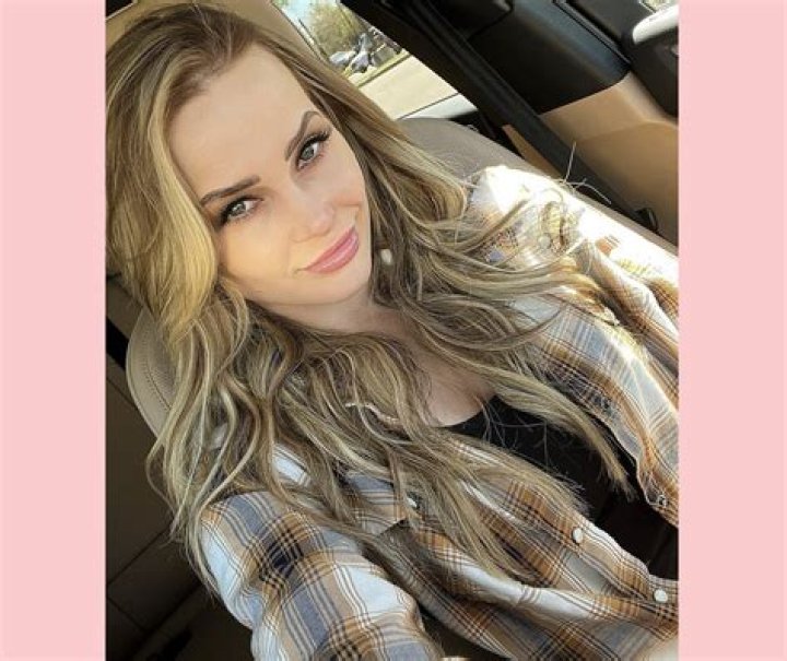 Niece Waidhofer Obituary As Instagram Model’s Death Cause Was Ruled As Suicide