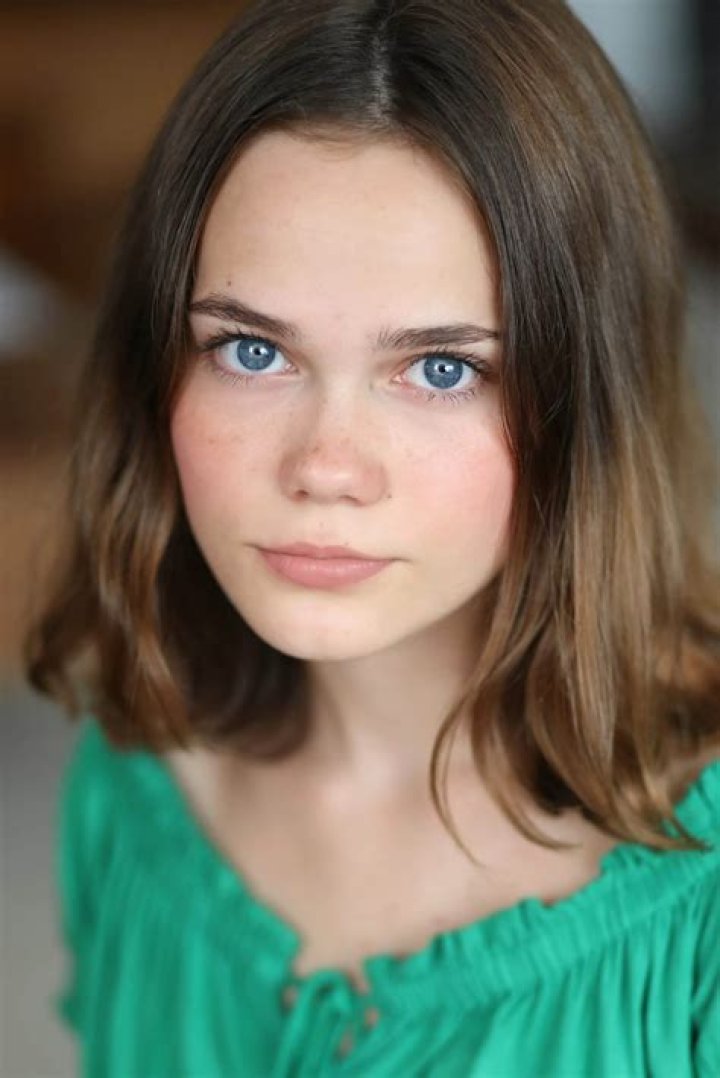 Oona Laurence Height, Weight, Net Worth, Age, Birthday, Wikipedia, Who, Nationality, Biography