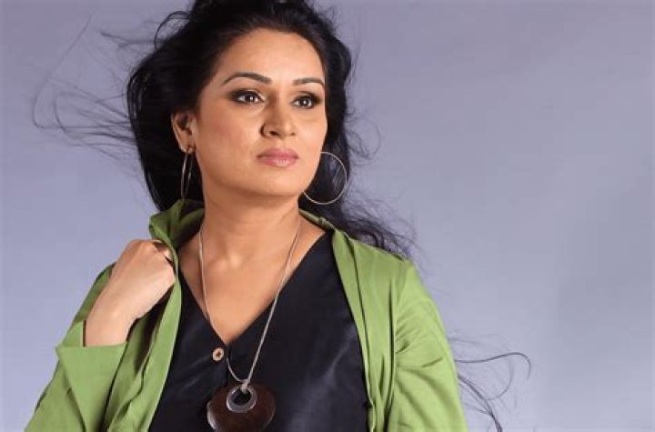 Padmini Kolhapure Height, Weight, Net Worth, Age, Birthday, Wikipedia, Who, Instagram, Biography