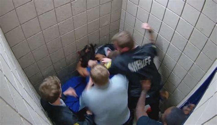 
Peter Okoye Reacts After A Young Lady Was Beaten And Striped Naked By A Family 