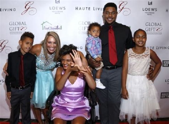 Pooch Hall is Married to Wife: Linda Hall. Kids.