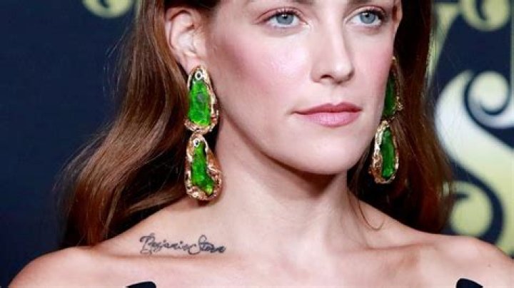 Riley Keough’s Tattoo For Her Late Brother 2 Weeks After His Death Will Make You Cry