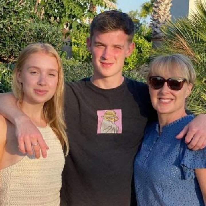 
Sally Dynevor Family: Is She Related To Josh Dynevor? Net Worth & Wiki 