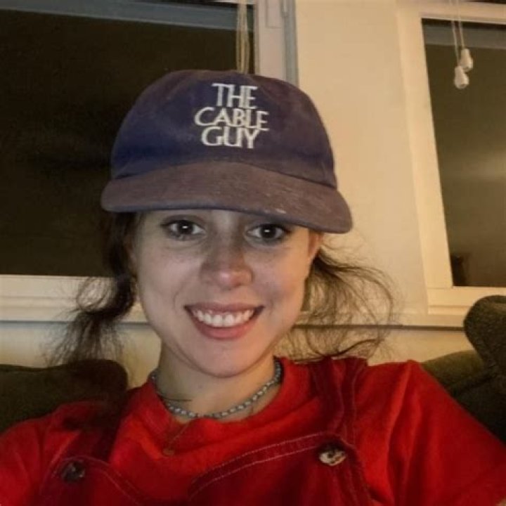 
Samia Finnerty Height, Weight, Net Worth, Age, Birthday, Wikipedia, Who, Nationality, Biography 