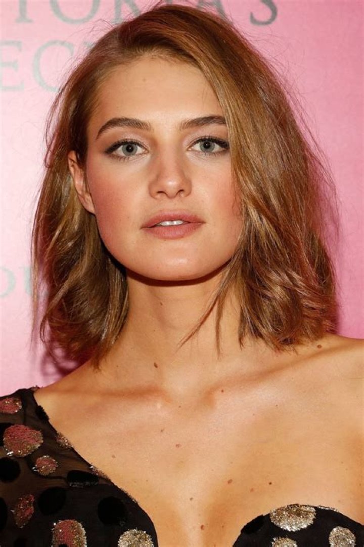 
Sanne Vloet Height, Weight, Net Worth, Age, Birthday, Wikipedia, Who, Nationality, Biography 