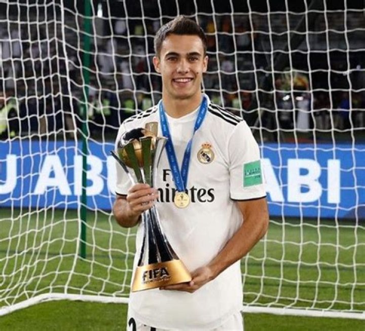 
Sergio Reguilon Height, Weight, Net Worth, Age, Birthday, Wikipedia, Who, Nationality, Biography 