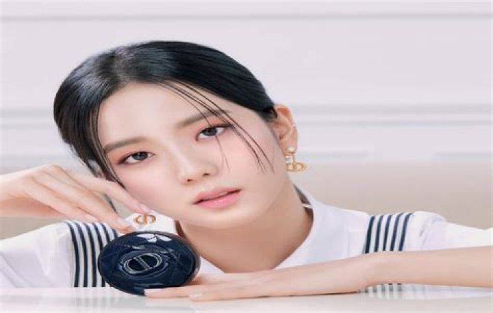 
Shiyin Yang Height, Weight, Net Worth, Age, Wiki, Who, Instagram, Biography 