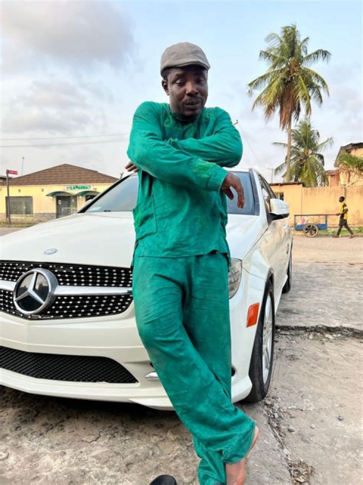 Skit maker, Emma Chinedum Comedy aka Mr Aloy buys staff a new car (video)