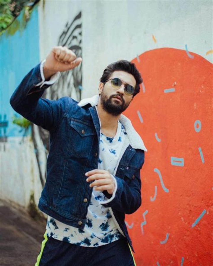 Sunny Kaushal Height, Weight, Net Worth, Age, Birthday, Wikipedia, Who, Instagram, Biography