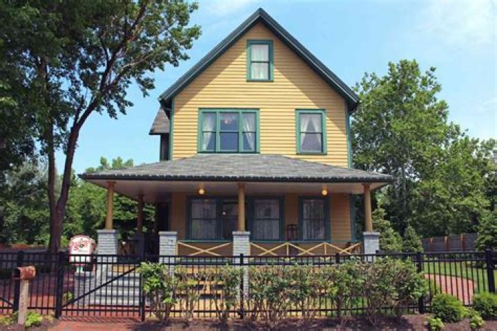
The Iconic Cleveland Home from ‘A Christmas Story’ Is for Sale 