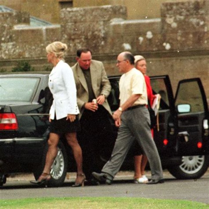 
Tom Lewis Wife Jane Lewis Age, Birthday, Wikipedia, Who, Nationality, Biography 