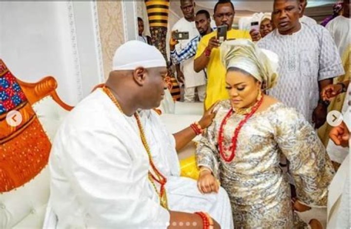 
Two wives of Oba Adeyeye Ogunwusi has reportedly fought dirty over parking space 