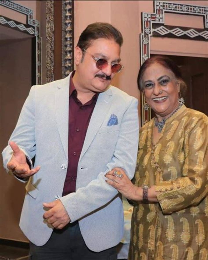 Vinay Pathak Height, Age, Wife, Biography, Wiki, Net Worth