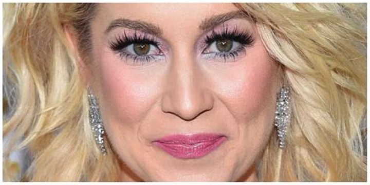 
What Happened To Kellie Pickler? Explained 
