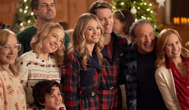 
What is the Height of Luke Macfarlane? Know About his spouse. 