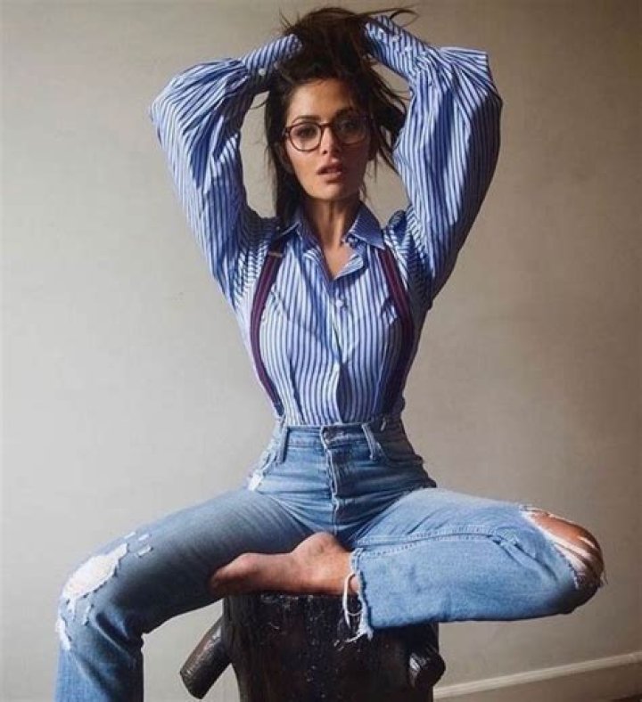 What You Should Know About American Actress Sarah Shahi Weight Loss Journey