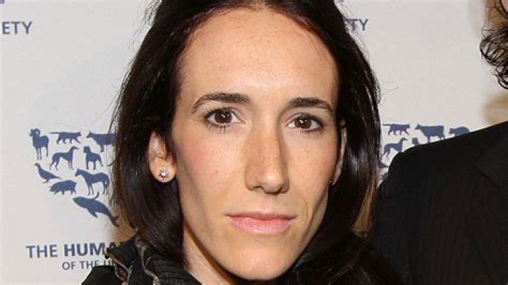 
Who Are Bob Paltrow & Robert Paltrow? Rebekah Neumann’s Father Net Worth 