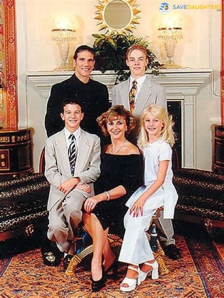 
Who are Mark Ballas Parents? Mark Ballas Biography, Parents Name and More 