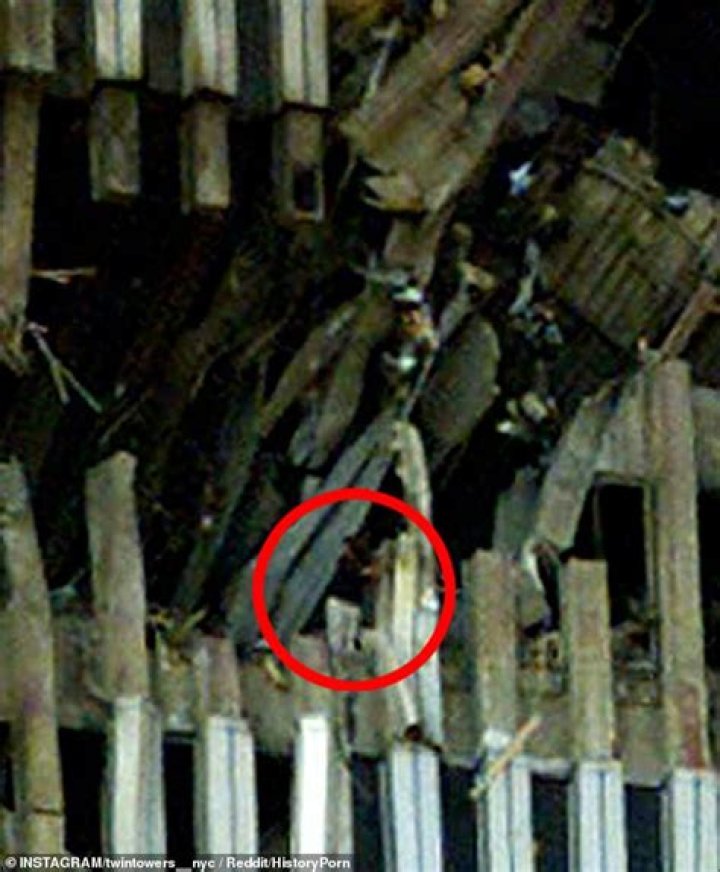 
Who Is Edna Cintron: Reddit Photos Waving For Help 