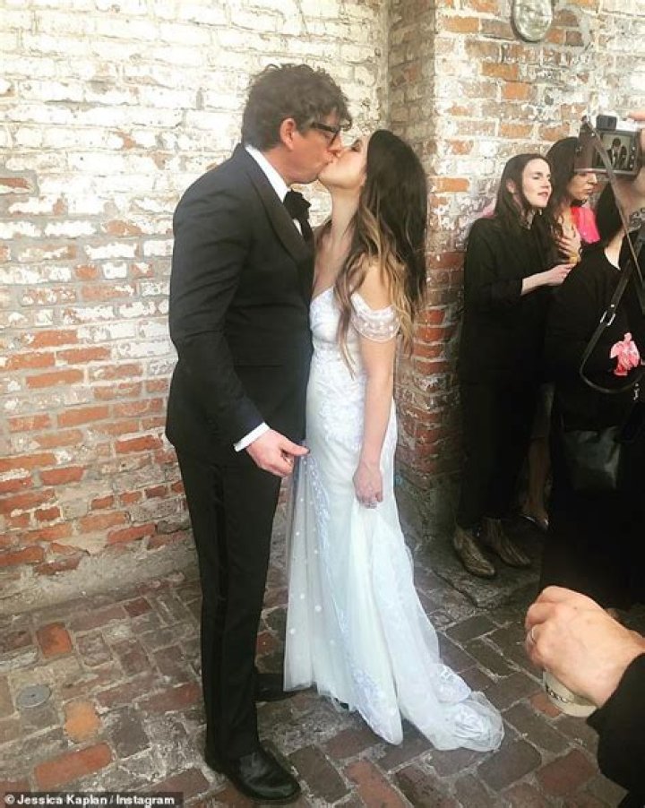 
Who Is Haley Mcdonald? Patrick Carney Cheating On Wife Michelle Branch As Photos Surfaces On Twitter 