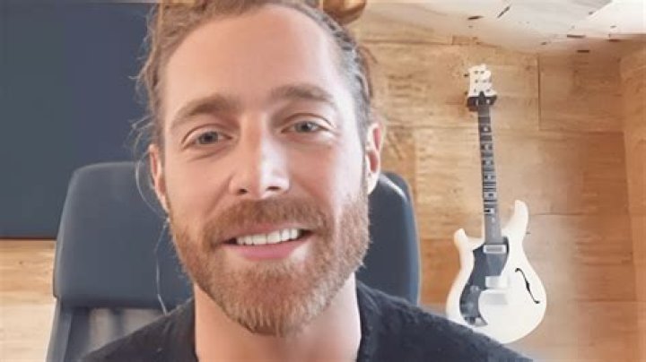 Who Is Jonathan Roy Conjointe? Know If He Is Gay Or Straight