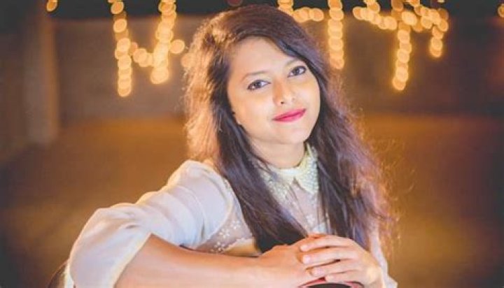 
Yohani Height, Weight, Net Worth, Age, Wiki, Who, Instagram, Biography 