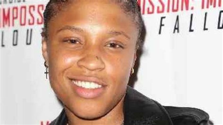 Young Ezee Height, Weight, Net Worth, Age, Birthday, Wikipedia, Who, Nationality, Biography