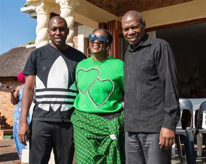 
Zweli Mkhize Height, Weight, Net Worth, Age, Birthday, Wikipedia, Who, Nationality, Biography 